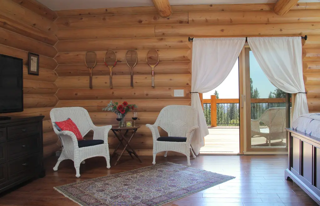 Log home