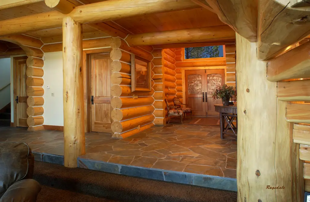 Log home