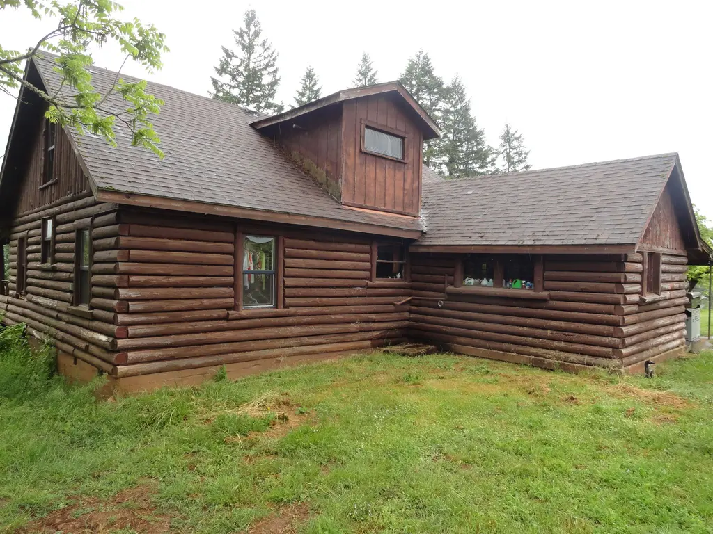 Log home