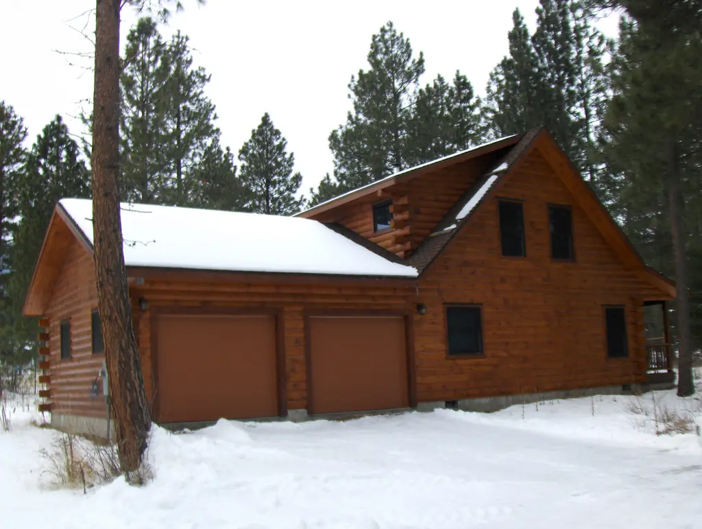 Log home