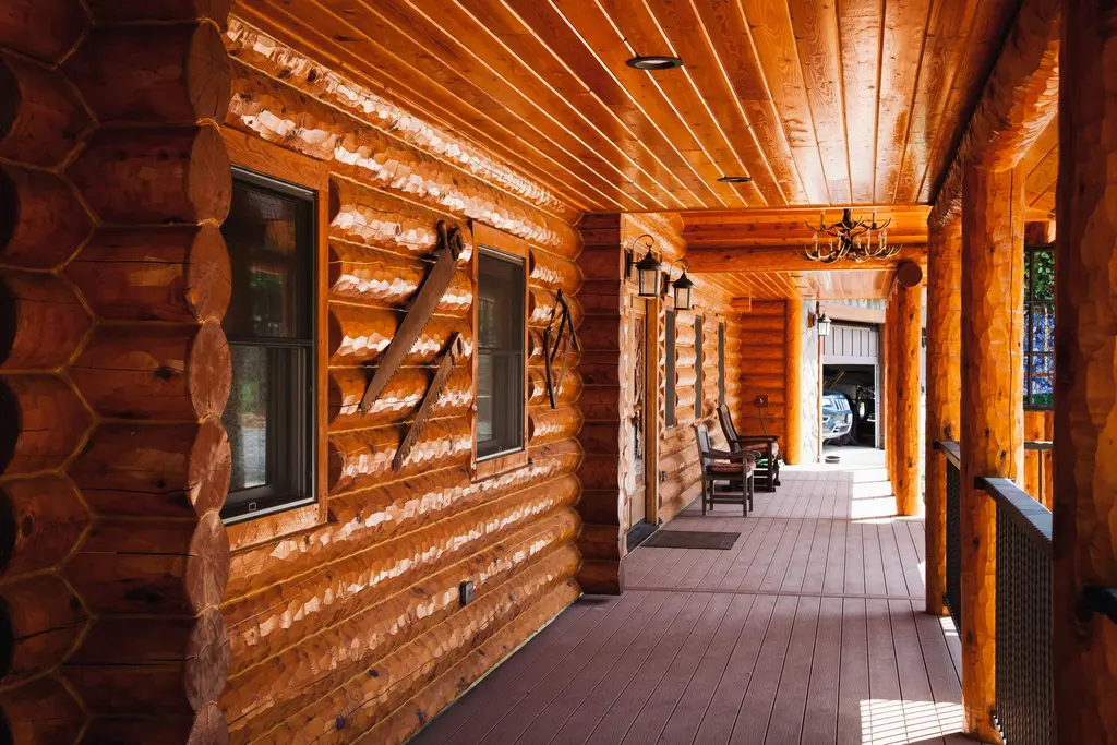 Log home
