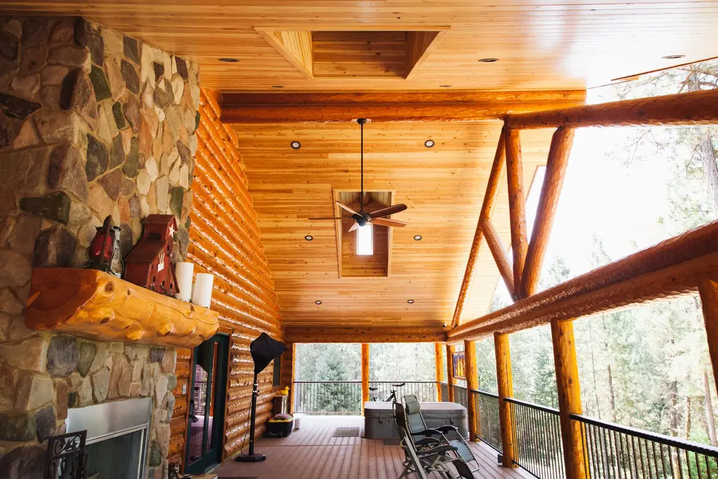 Log home