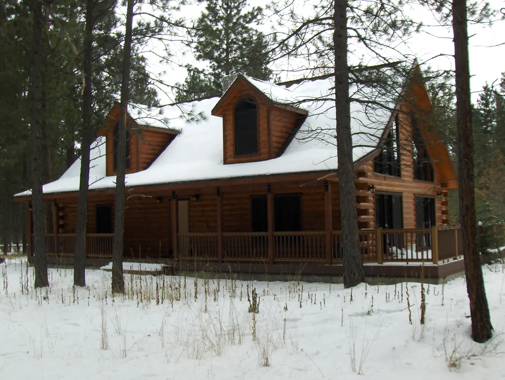Log home