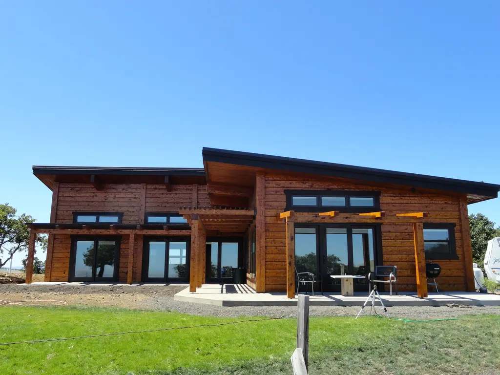 Log home