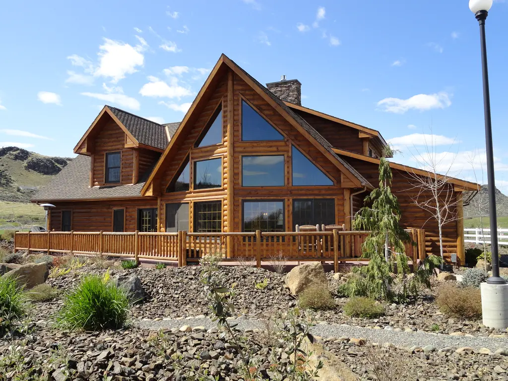 Log home