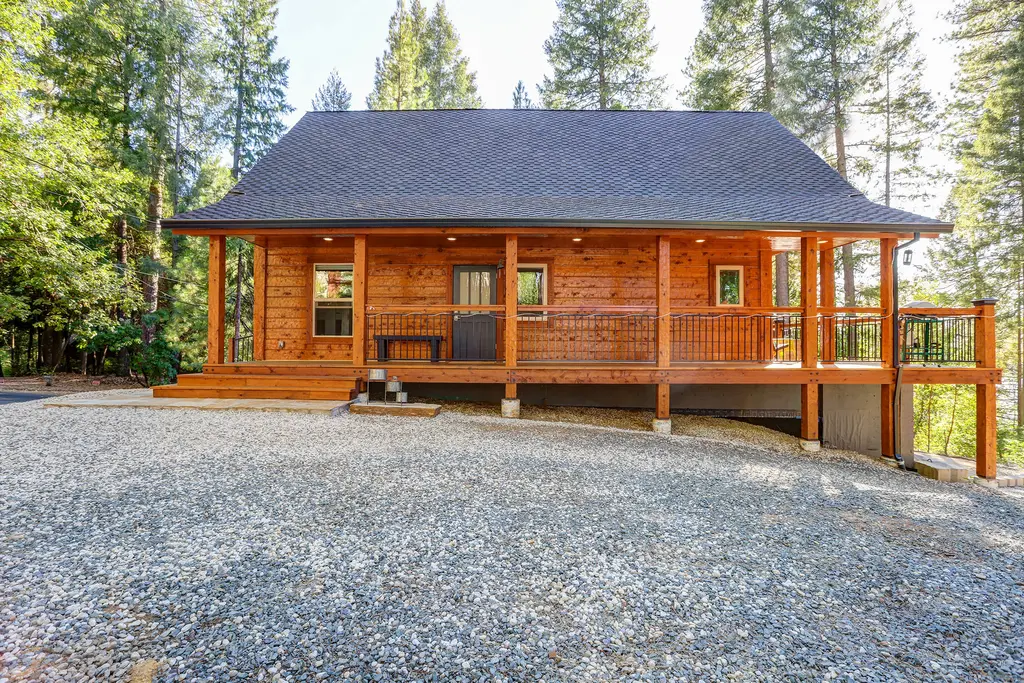 Log home