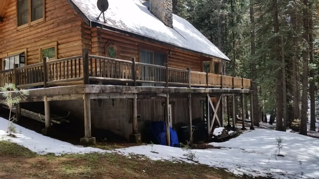 Log home