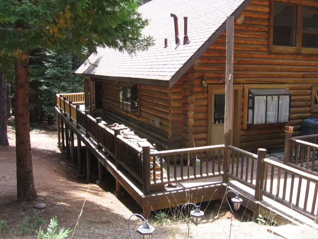 Log home