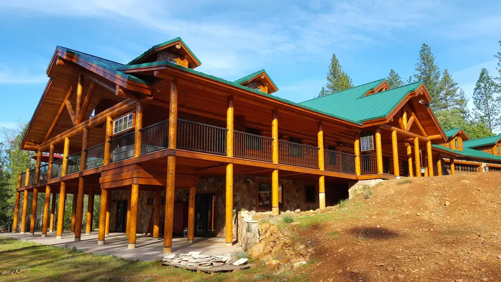 Log home