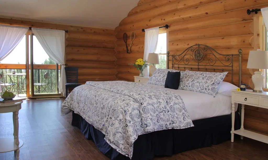 Log home