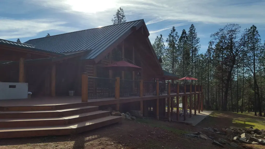 Log home