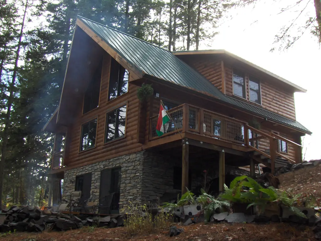 Log home