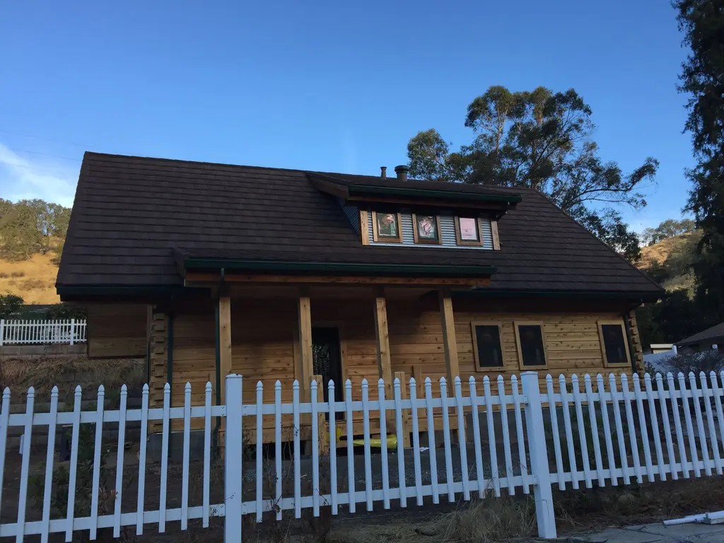 Log home