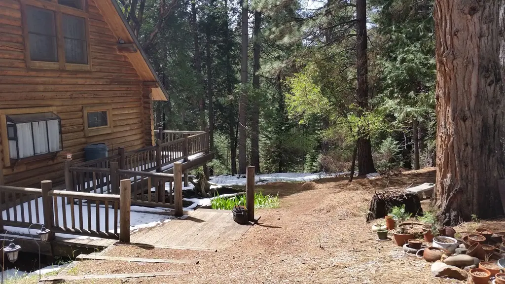 Log home