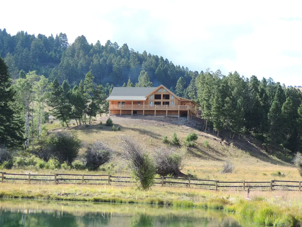 Log home