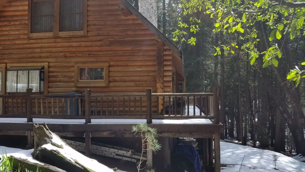Log home