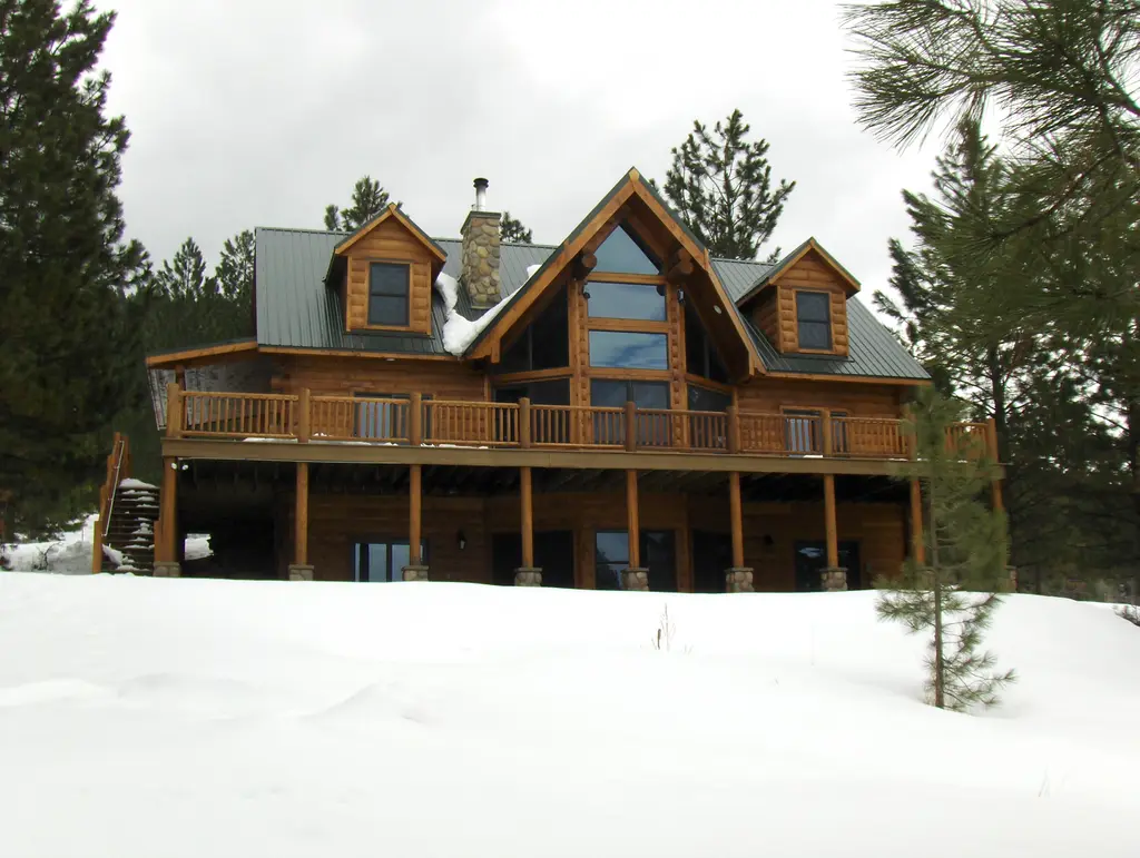 Log home
