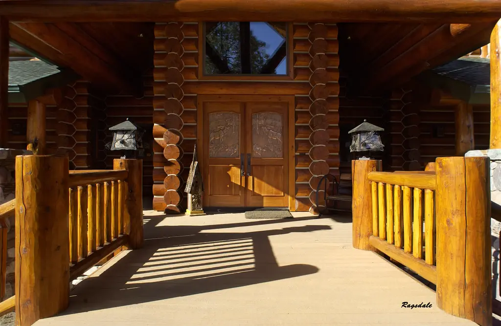 Log home