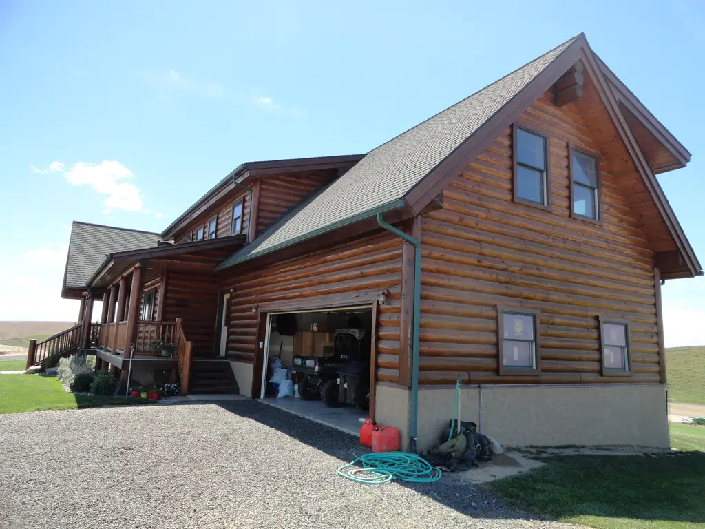 Log home
