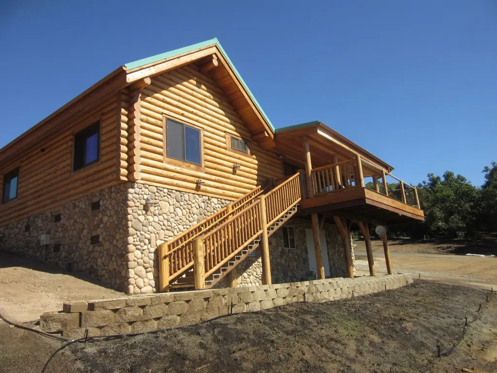 Log home