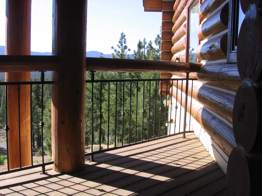 Log home