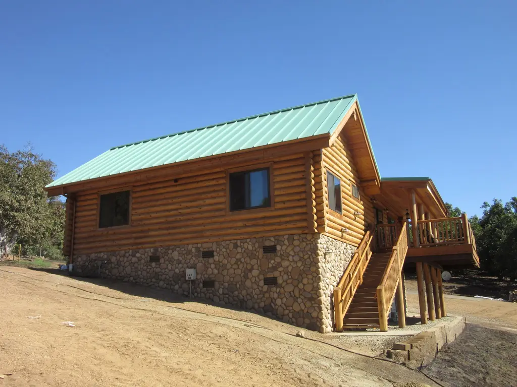 Log home
