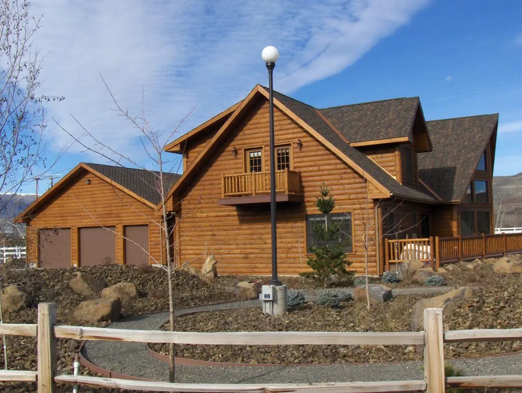 Log home