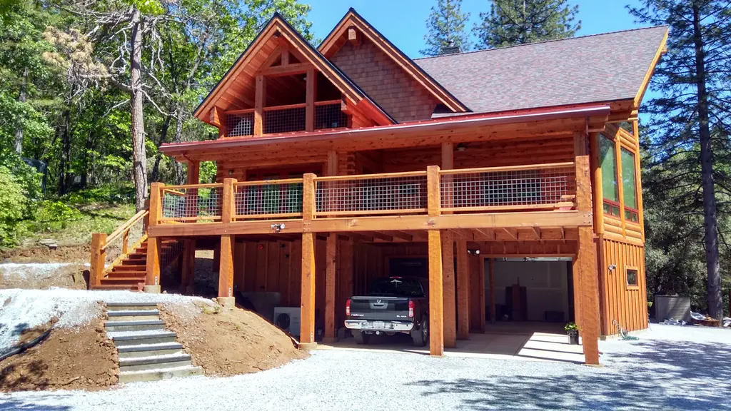 Log home