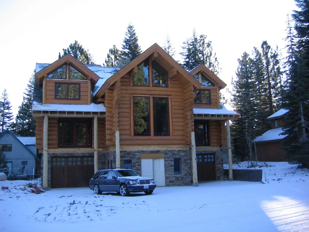Log home