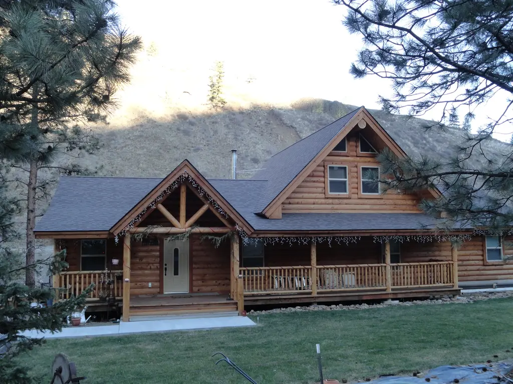 Log home