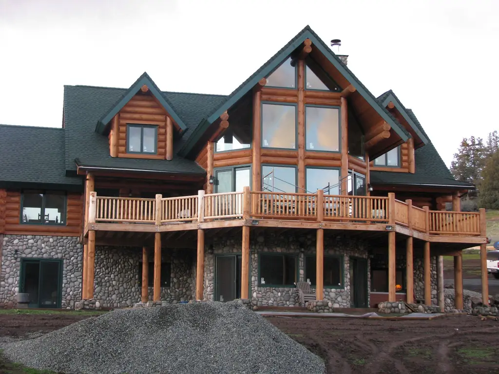Log home