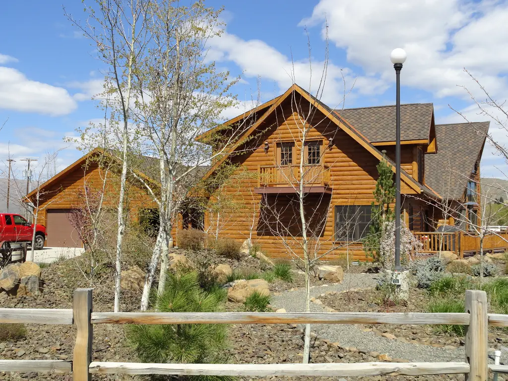 Log home