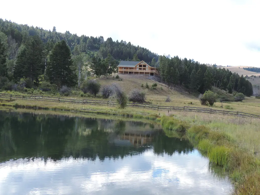 Log home
