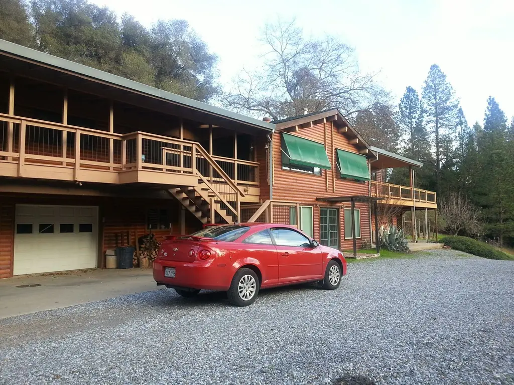 Log home