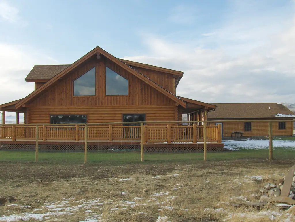Log home