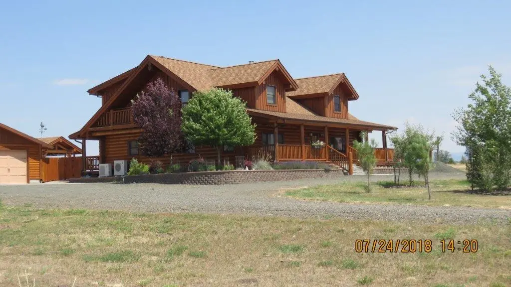 Log home