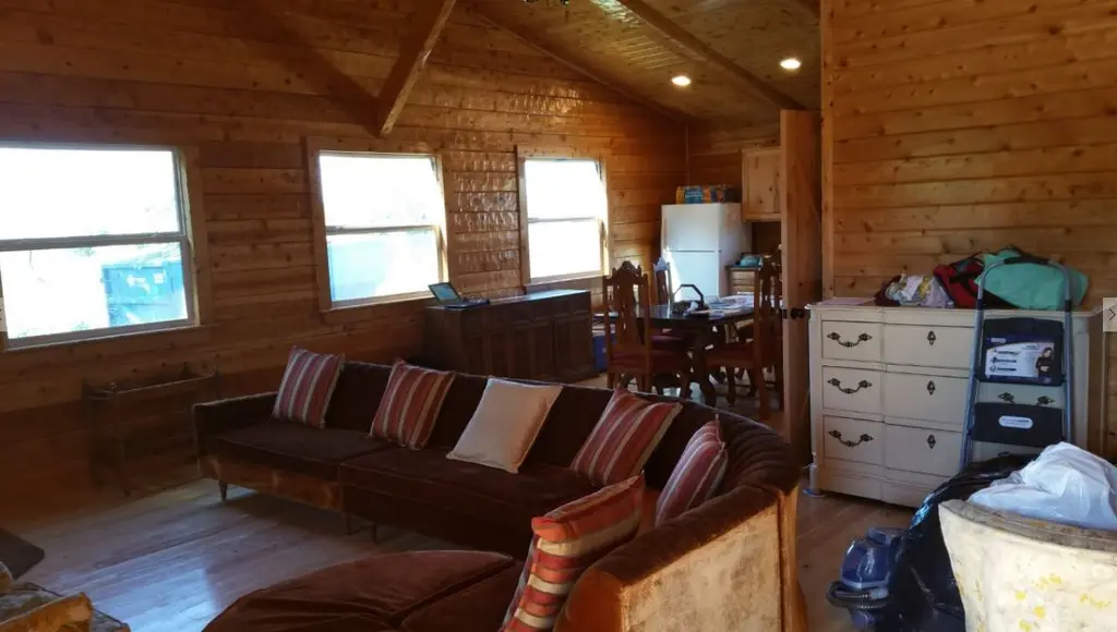 Log home