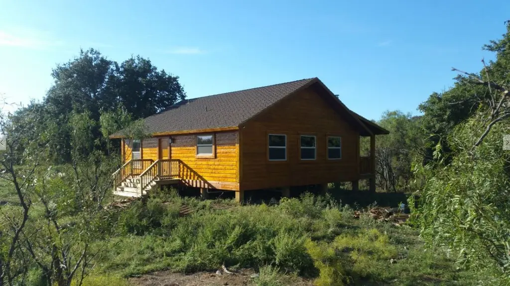 Log home