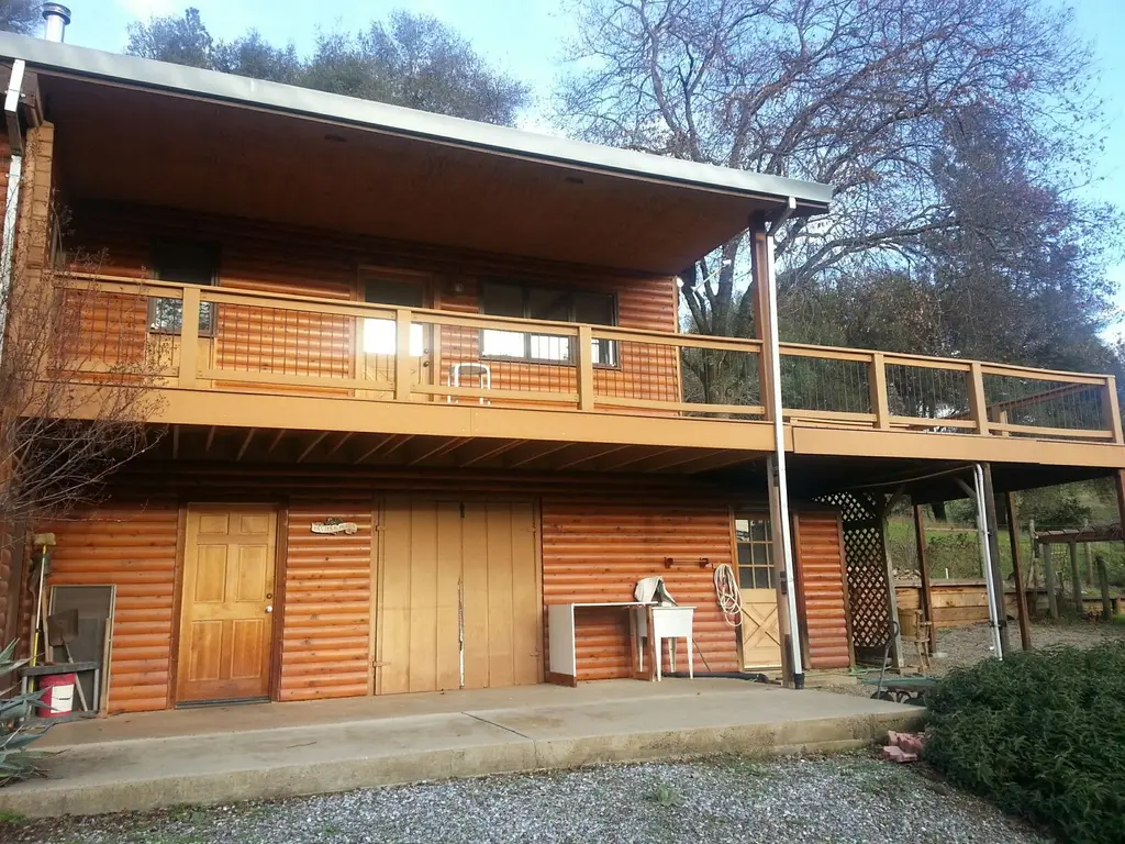 Log home