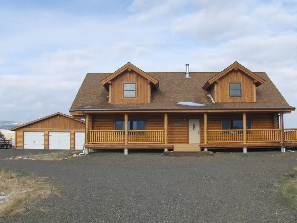 Log home