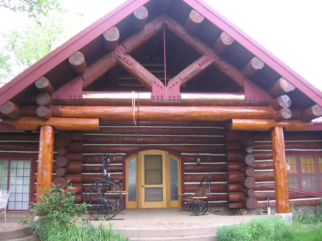 Log home
