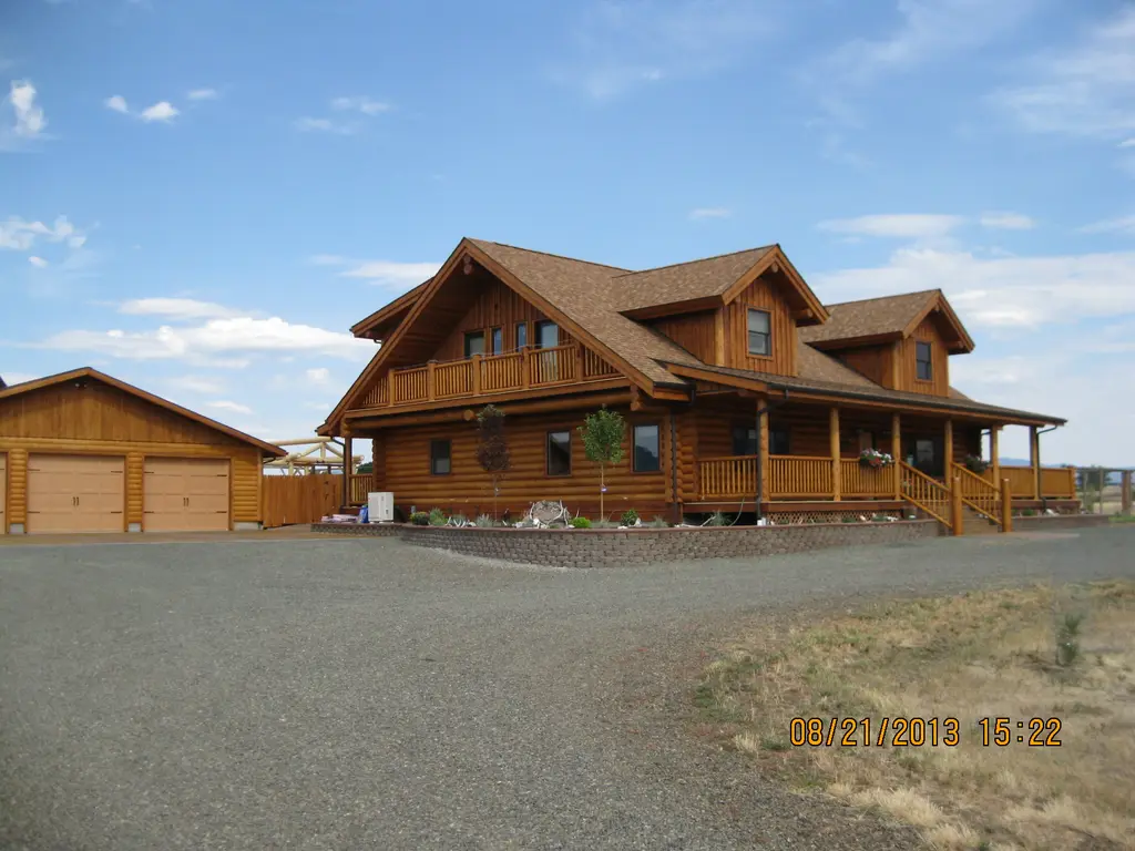 Log home
