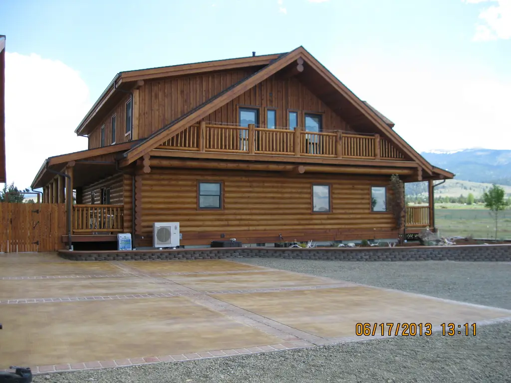 Log home