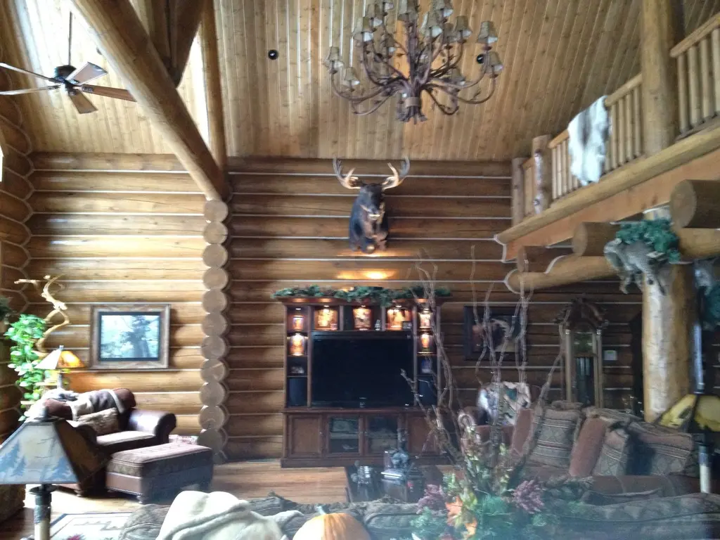 Log home