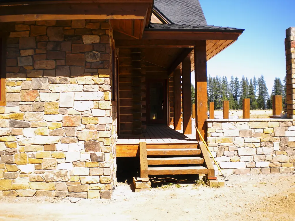 Log home