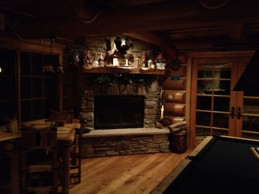 Log home