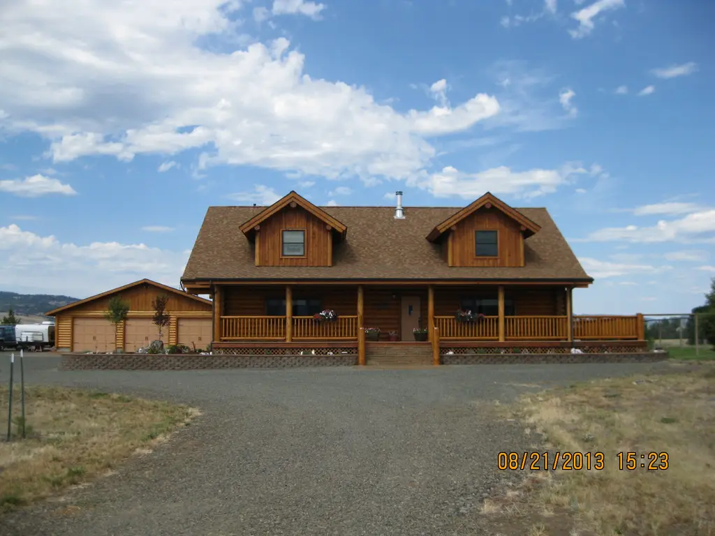 Log home