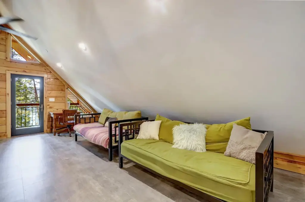 Log home
