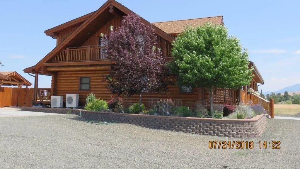Log home
