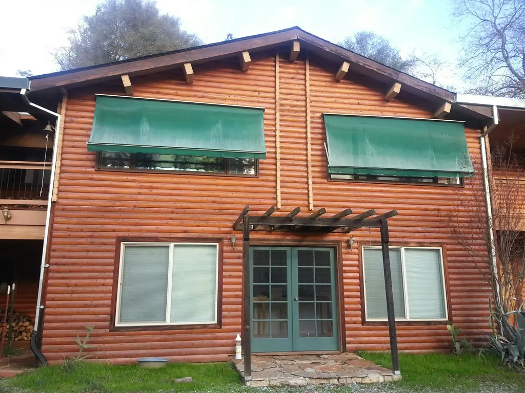 Log home